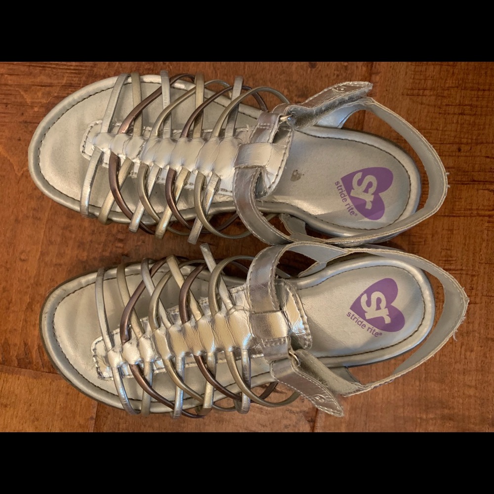Used girl’s stride ride sandals Size 13